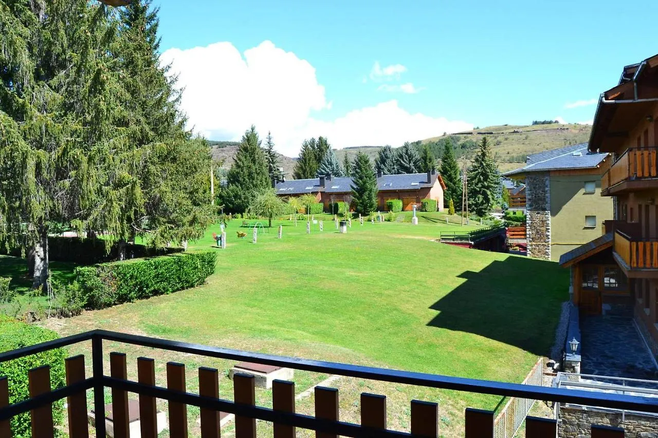 Amplio Apartamento Con Piscina En Llivia